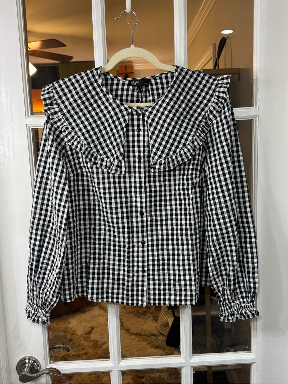 🖤🤍 Nobody's Child Black & White Gingham Ruffle Collar Button-Front Blouse - Picture 4 of 10